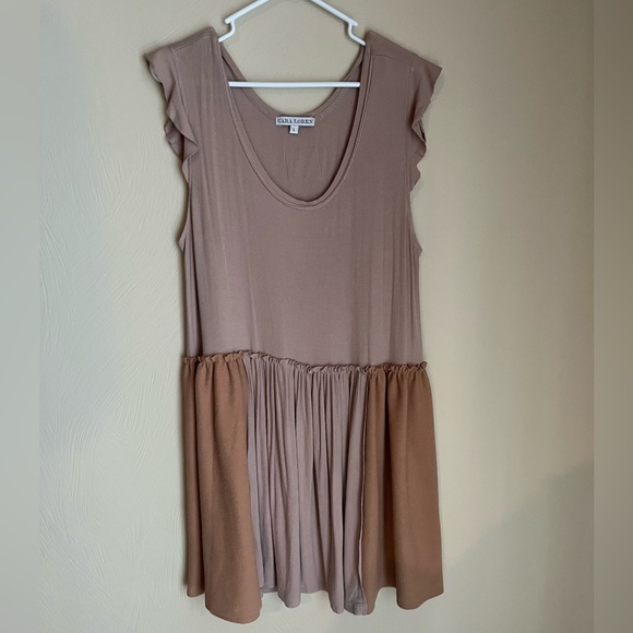 Cara Loren Dresses & Skirts - Cara Loren Ribbed Tan Top